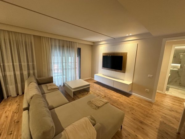 Tirane, shitet apartament 1+1 Kati 4, 75 m² 210.000 € (Rr e Kavajes)