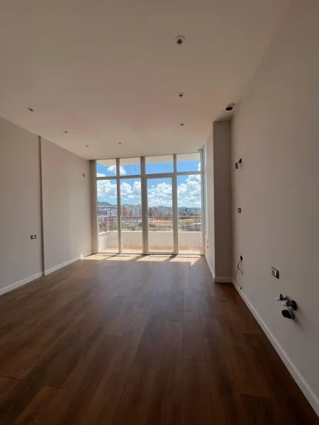 Tirane, shes apartament 1+1+Ballkon Kati 7, 61 m² 95.000 € 
