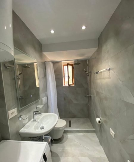 Tirane, jepet me qera apartament 2+1 Kati 3, 70 m² 700 € (mine peza)