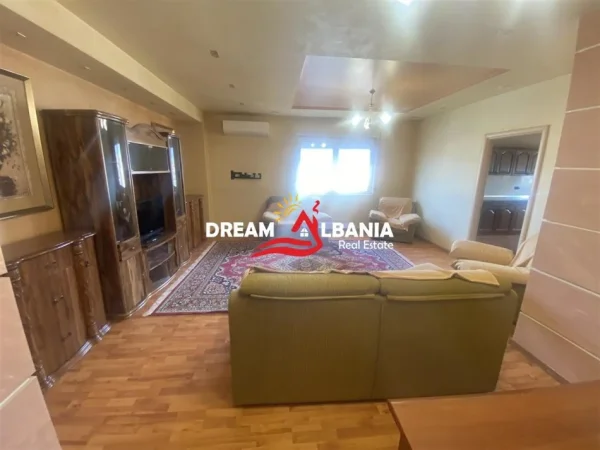 Tirane, jepet me qera apartament 3+1 Kati 11, 171 m² 800 € (ne zonen e Brrylit, prane “Maternitetit te Ri”)