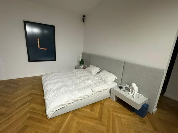 Tirane, shitet Vile 2 Katshe Kati 1, 420 m² 1.100.000 € (Mullet)