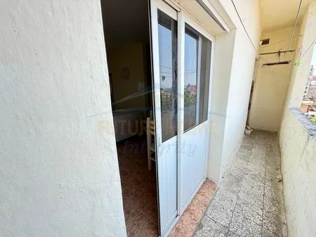 Tirane, shitet apartament 1+1+Ballkon Kati 5, 53 m² 85.000 € (Kinostudio, Rruga Myslym Keta)