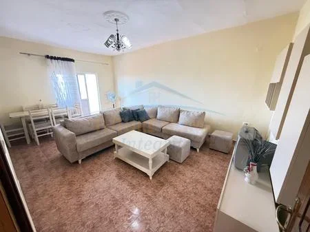 Tirane, shitet apartament 1+1+Ballkon Kati 5, 53 m² 85.000 € (Kinostudio, Rruga Myslym Keta)