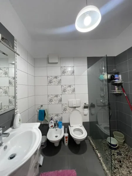 Tirane, shitet apartament 2+1 Kati 9, 92 m² 252.000 € (ISH EKSPOZITA)