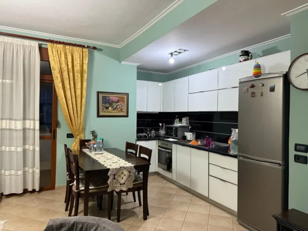 Tirane, shitet apartament 2+1 Kati 9, 92 m² 252.000 € (ISH EKSPOZITA)