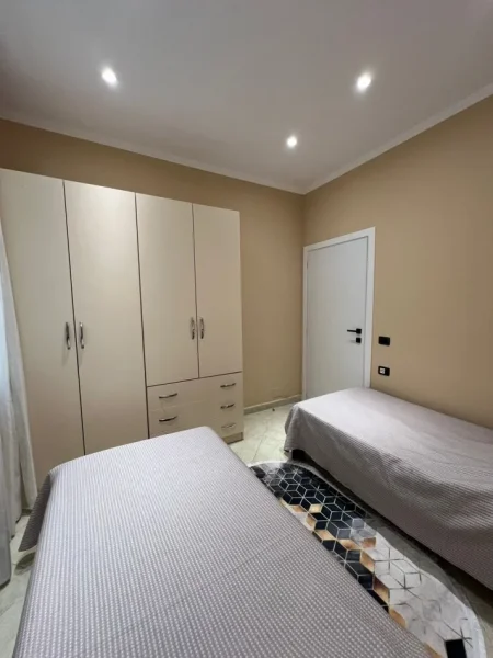 Tirane, jepet me qera apartament 2+1+Ballkon Kati 0, 80 m² 450 € (don bosko)