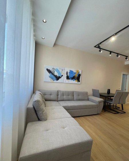 Tirane, shes apartament 2+1+Ballkon Kati 7, 88 m² 143.000 € 