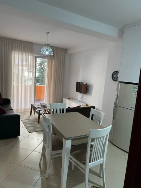 Tirane, jepet me qera apartament 1+1+Ballkon Kati 2, 430 € (Astir prane Artistit)