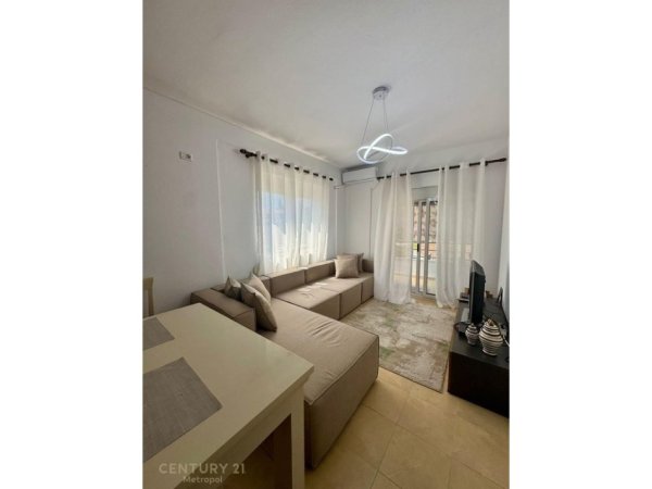 Tirane, jepet me qera apartament 2+1 Kati 7, 85 m² 600 € 