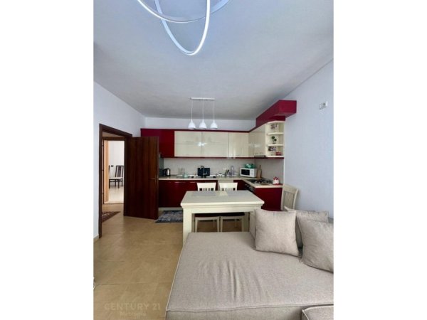 Tirane, jepet me qera apartament 2+1 Kati 7, 85 m² 600 € 