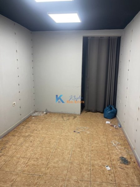 jepet me qera ambjent biznesi Kati 1, 25 m² 700 € (RRUGA E KAVAJES)
