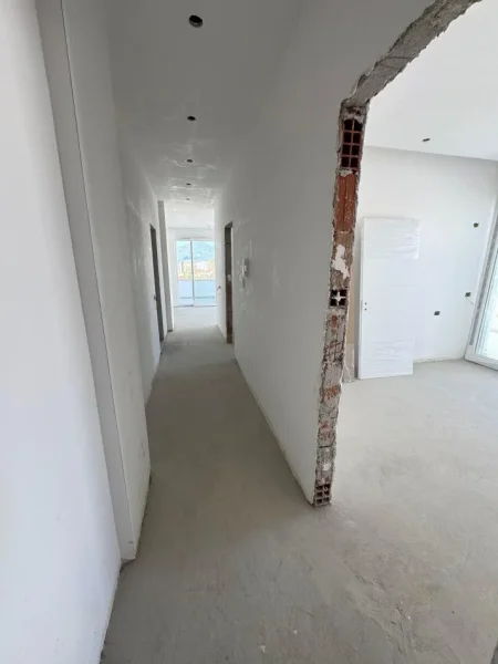 Tirane, shitet apartament 2+1+Ballkon Kati 5, 120 m² 142.000 € (Kompleksi Tudas Astir Gati Per Banim Okazion)