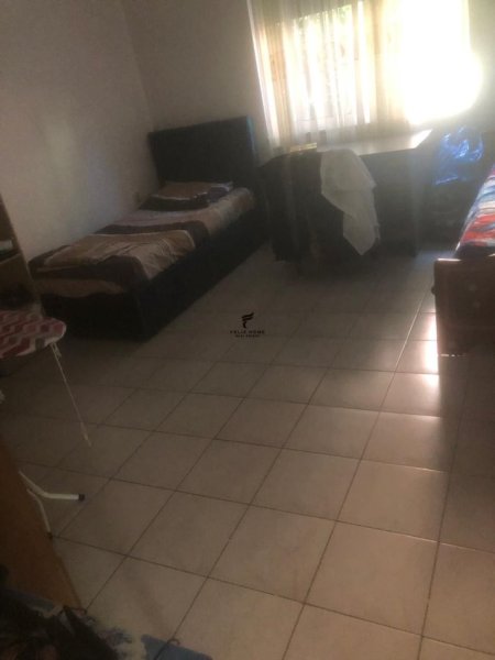 Tirane, jepet me qera apartament 2+1+Ballkon Kati 1, 80 m² 450 € (PORCELAN)