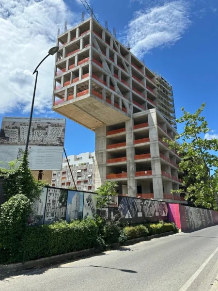 Tirane, shitet apartament 2+1 Kati 13, 93 m² 204.600 € (Zogu i Zi)