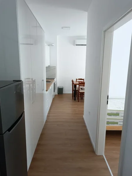 Tirane, jepet me qera apartament 2+1 Kati 7, 72 m² 450 € (Ali Demi)