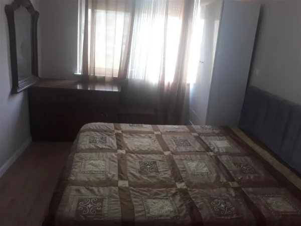 Tirane, jepet me qera apartament 2+1 Kati 5, 85 m² 500 € (BRRYL)