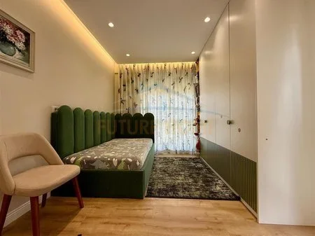 Tirane, shitet apartament 2+1+2+Ballkon Kati 7, 112 m² 253.000 € (Xhamlliku)