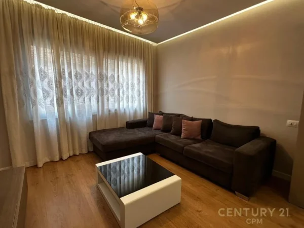 Tirane, jepet me qera apartament 1+1 Kati 3, 60 m² 500 € 