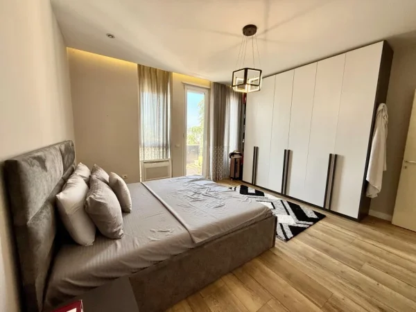 Tirane, shes apartament 2+1+Aneks+Ballkon Kati 3, 150 m² 293.000 € 