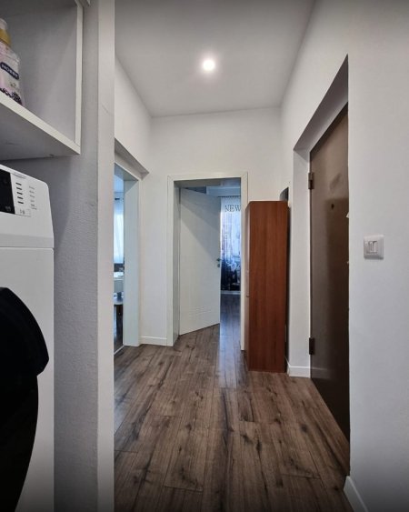 Tirane, jepet me qera apartament 2+1+Ballkon Kati 4, 600 €