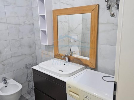 Tirane, jepet me qera apartament 2+1+Post Parkimi+Ballkon Kati 6, 98 m² 500 € (Ali Demi, Kompleksi Mangalem)