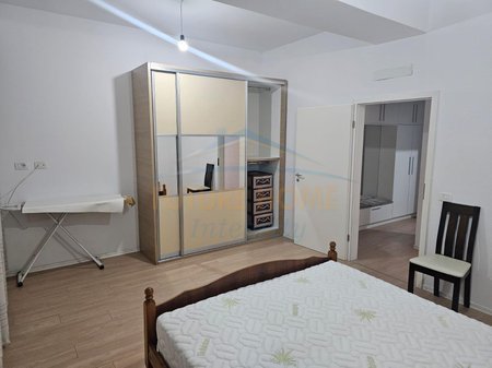 Tirane, jepet me qera apartament 2+1+Post Parkimi+Ballkon Kati 6, 98 m² 500 € (Ali Demi, Kompleksi Mangalem)