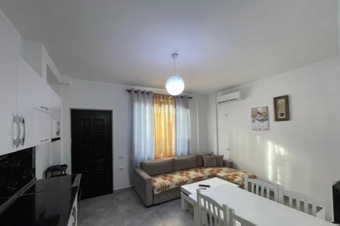 Tirane, jepet me qera apartament 1+1 Kati 1, 50 m² 350 € (Tiranë)