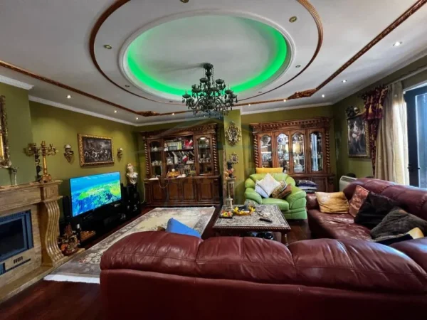 Tirane, shitet apartament 3+1 Kati 7, 182 m² 650.000 € (RRUGA E BARRIKADAVE)