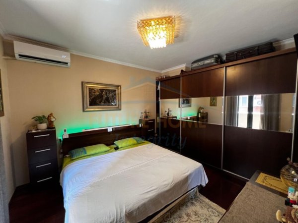 Tirane, shitet apartament 3+1 Kati 7, 182 m² 650.000 € (RRUGA E BARRIKADAVE)