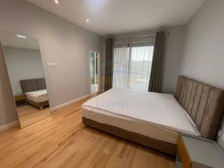 Tirane, shitet apartament 3+1+2+Ballkon Kati 12, 140 m² 700.000 € (Rruga e Elbasanit, Park Gate)