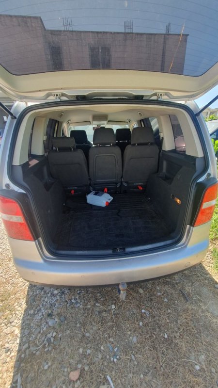 Durres, shes makine Benzin, gri metalizato automatik Klima 230.000 km 3.999 €