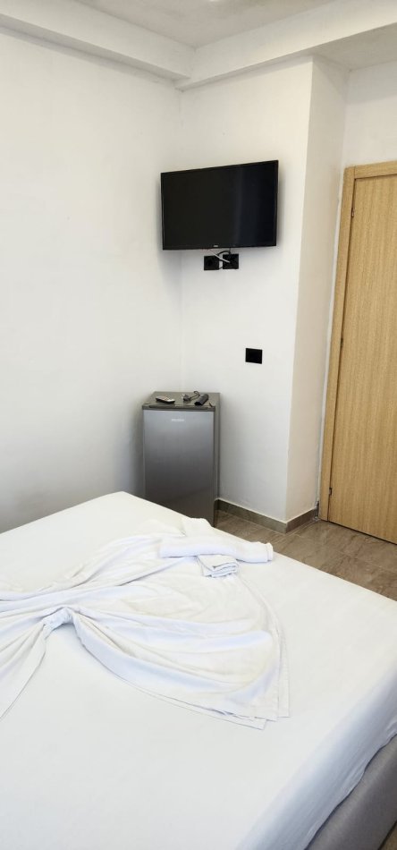 Vlore, jepet me qera vetem 1 dhome 1+1 Kati 2, 15 m² (Rruga andrea varfi vlore : Lagja 1 maj)