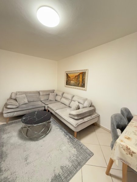 Tirane, jepet me qera apartament 2+1+Ballkon Kati 1, 90 m² 600 € (Ish Blloku, Rruga Perlat Rrexhepi)