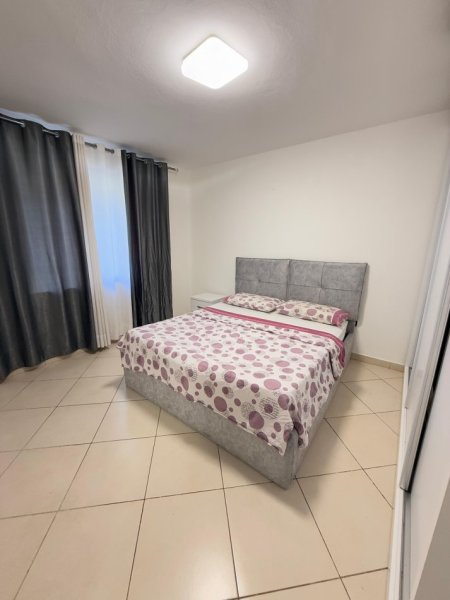 Tirane, jepet me qera apartament 2+1+Ballkon Kati 1, 90 m² 600 € (Ish Blloku, Rruga Perlat Rrexhepi)