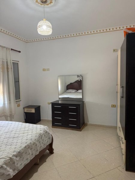 Tirane, jepet me qera Vile 2+1+Aneks+Ballkon Kati 0, 150 m² 350 € (Rruga isuf uka)