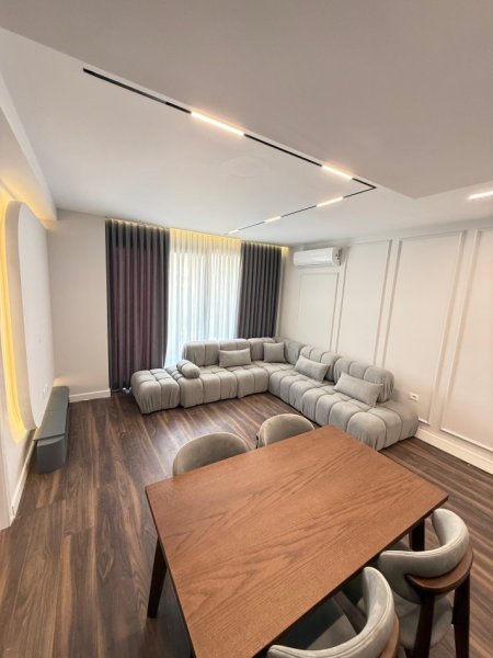 Tirane, jepet me qera 2+1+Ballkon Kati 3, 1.000 € 