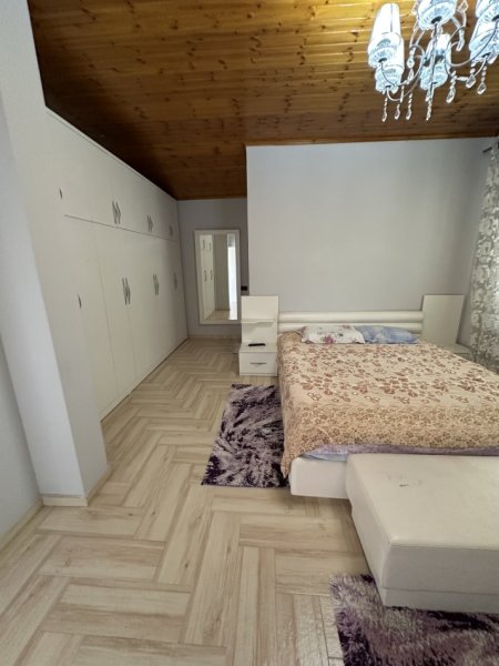 Tirane, jepet me qera Vile 3+1+Ballkon Kati 2, 174 m² 720 € (Prane Bulevardit te Ri)