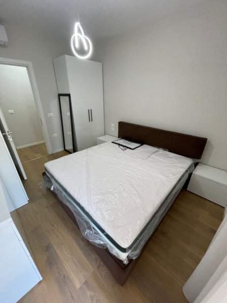 Tirane, jepet me qera apartament 2+1+Ballkon Kati 8, 100 m² 650 € (Don Bosko, Trio Tower)