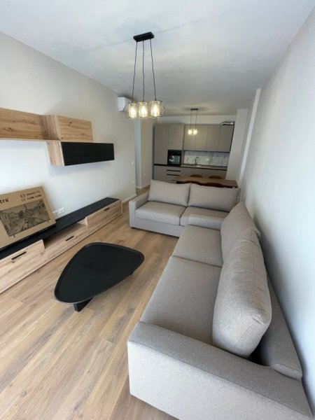 Tirane, jepet me qera apartament 2+1+Ballkon Kati 8, 100 m² 650 € (Don Bosko, Trio Tower)