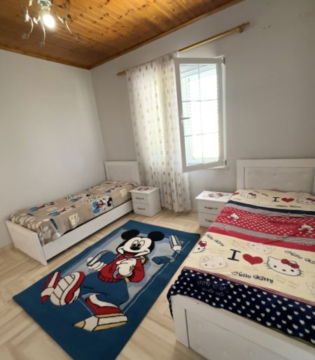 Tirane, jepet me qera Vile 3+1+Ballkon Kati 2, 174 m² 720 € (Prane Bulevardit te Ri)