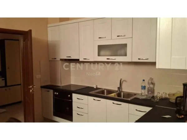 Tirane, shitet apartament 2+1+Ballkon Kati 2, 94 m² 130.000 € (Neom118312)