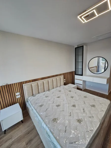 Tirane, jepet me qera apartament 2+1+Ballkon Kati 10, 128 m² 2.000 € (LAKE VIEW)