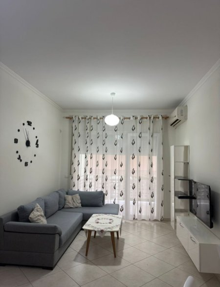 Tirane, jepet me qera apartament 2+1+Aneks+Ballkon , 115 m² 500 € (Kopshti Botanik)