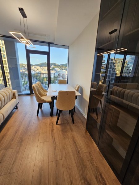 Tirane, jepet me qera apartament 2+1 Kati 10, 128 m² 2.000 € (Lake View)