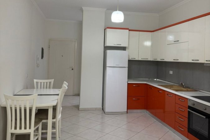 Tirane, jepet me qera apartament 2+1+Aneks+Ballkon , 115 m² 500 € (Kopshti Botanik)