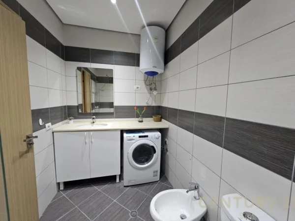 Tirane, shes apartament 2+1 Kati 11, 106 m² 265.000 € (KOMPLEKSI PANORAMA)