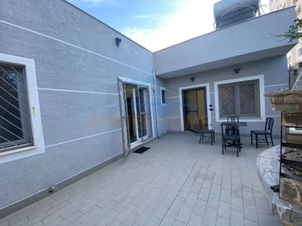 Prane UKD, shitet shtepi 3+1+Ballkon Kati 0, 295 m² 220.000 € (Durres)