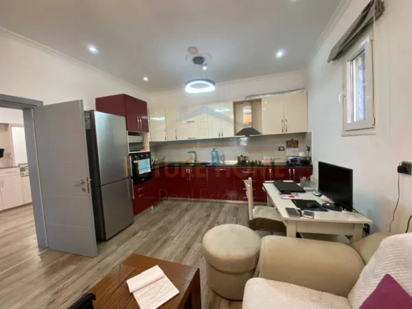 Prane UKD, shitet shtepi 3+1+Ballkon Kati 0, 295 m² 220.000 € (Durres)