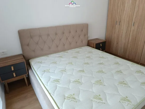 Tirane, jepet me qera apartament 2+1+Ballkon Kati 7, 75 m² 450 € (ALI DEMI,TEK KOMPLEKSI KAIMI)