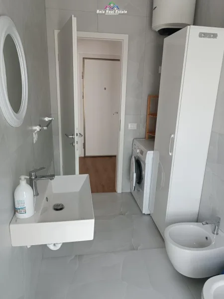 Tirane, jepet me qera apartament 2+1+Ballkon Kati 7, 75 m² 450 € (ALI DEMI,TEK KOMPLEKSI KAIMI)